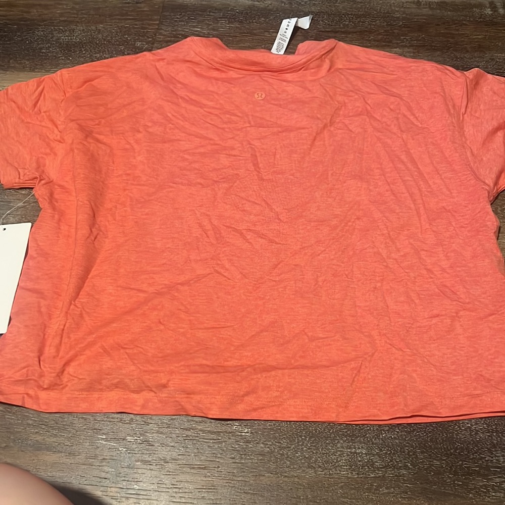 Lululemon tee - Picture 3 of 3